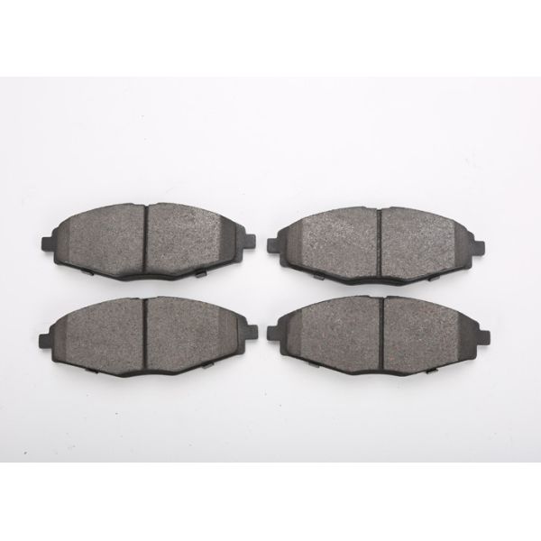 SUV Brake Pads Emark Certificated With Low Noise And Dust With Carbon-based