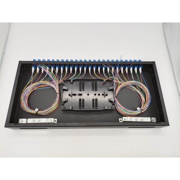 FTTH ODF Wall Mount 48 Fibers Fiber Optic Patch Panel With LC Duplex Coupler Pigtails