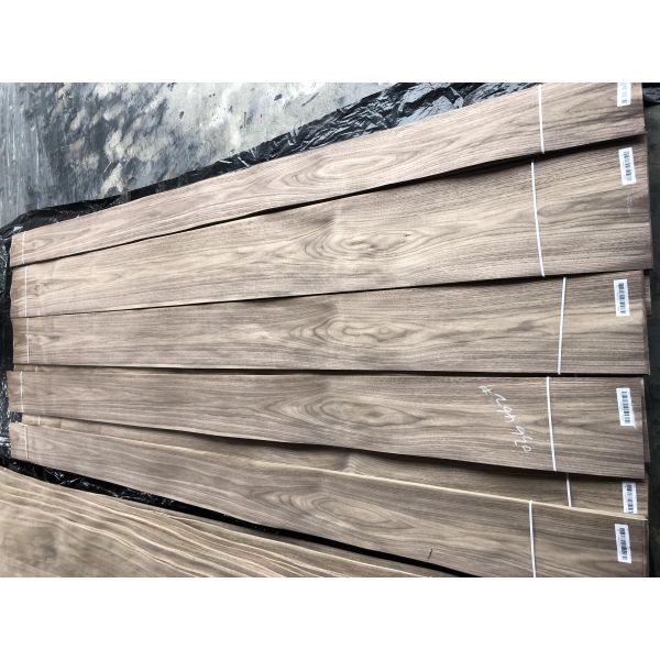 Wholesale Veneer Wood Walnut Natural Walnut Veneer AA Mountain/Straight Grain Veneer Wood Sheet