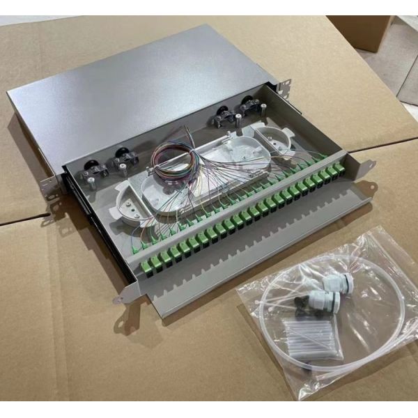 Black 24-48 Slding Type Rack Mount Fiber Optic Patch Panel For Network Cabling