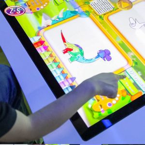 Multi-channel Large Scene Seamless Display Drawing Alive Interactive Wall Games