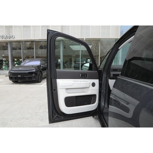 Lithium Iron Phosphate Battery 7 Seat Mpv Electric Lixiang MEGA Ev Car Long Range 4WD