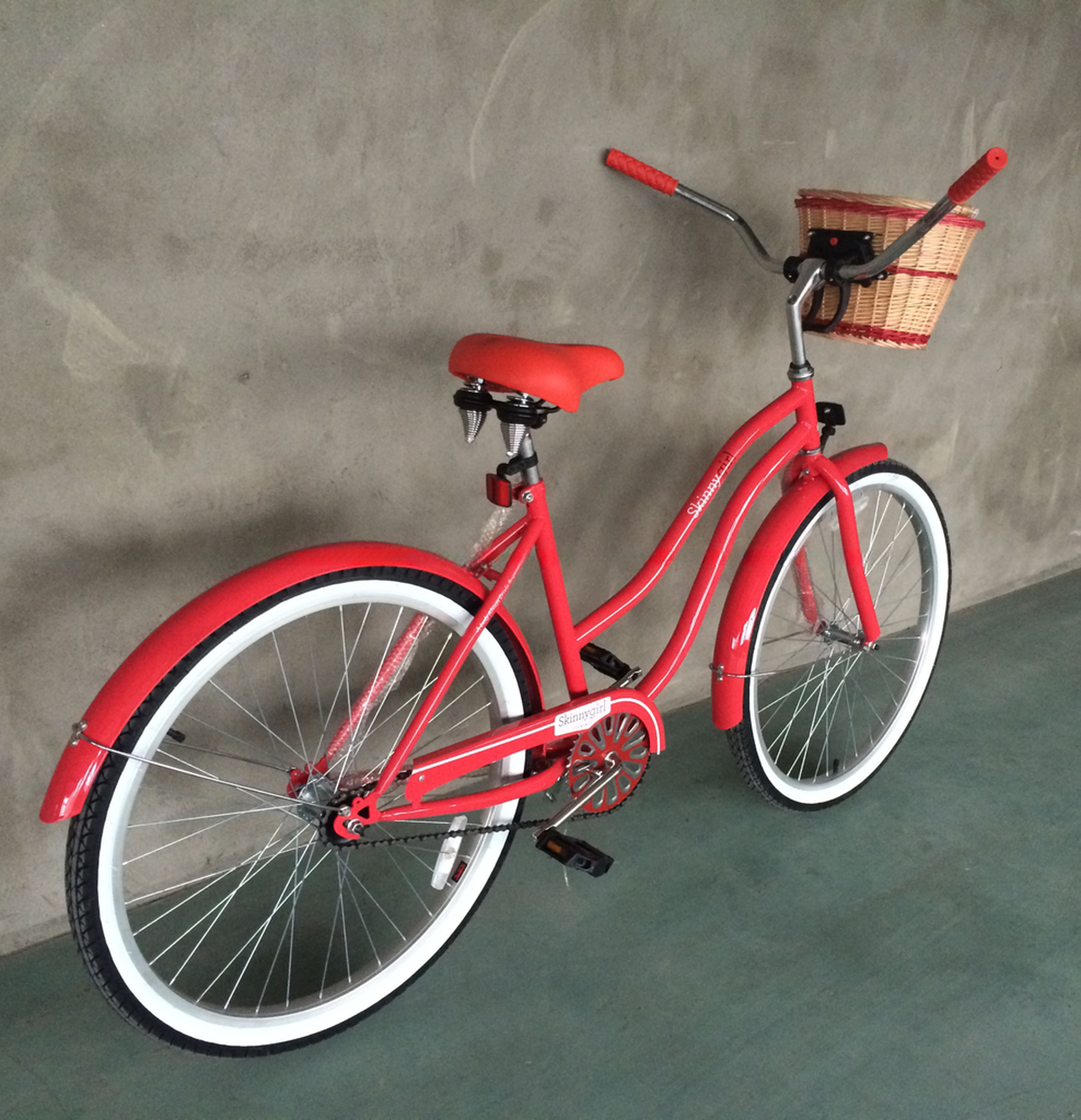 26" Women's Step Thru Beach Cruiser Bike with Single Speed Gears and Aluminum Rims