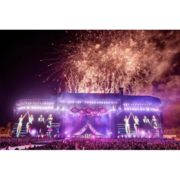 Ultra-Thin Customizable Hot Sale Die-Casting Aluminum/Iron Box Indoor High Brightness Full Color LED Display Screen