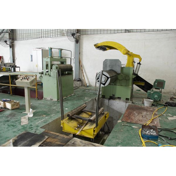 Buy 3200mm Steel Coil Cutting Machine 4000T Steel Plate Shearing Machine at wholesale prices