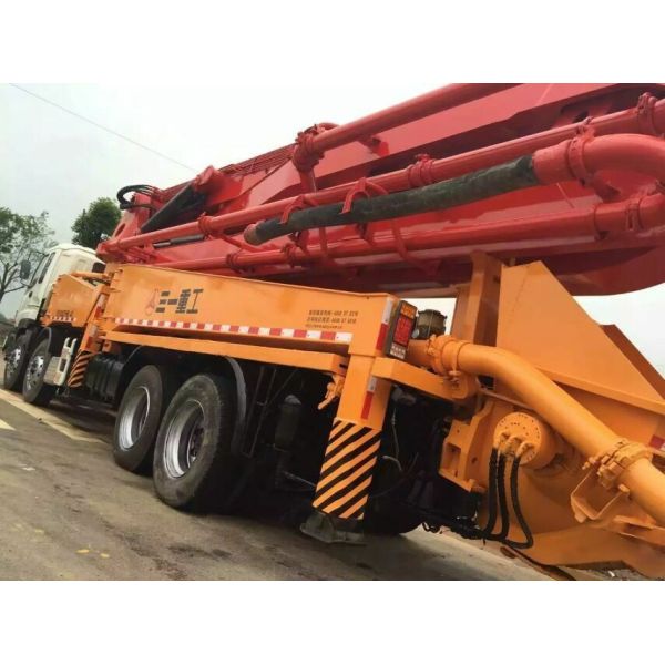 Buy 2007 Used Concrete Pump Truck 45m with 1540mm Feeding Height and Cylinder Type at wholesale prices