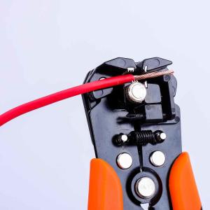 Automatic wire stripping pliers