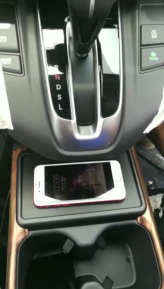 In Car Wireless Charger with qi For HONDA CRV 2017- 2018 fast chargers 10W in car chargers with 3 coils