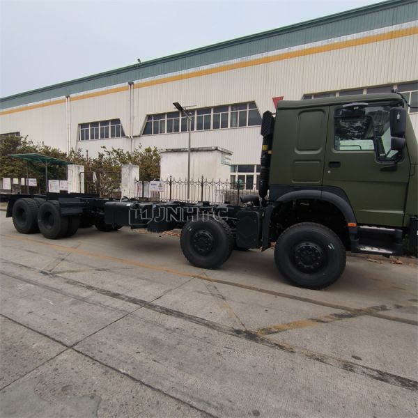 Sinotruk 8x8 All Wheel Drive Heavy Cargo Truck Diesel Fuel Lorry Truck