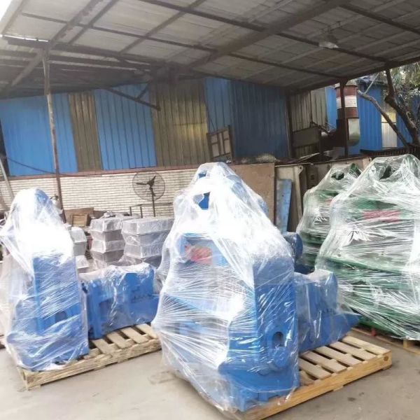 35 Ton Piling Excavator Hydraulic Rock Breaker Heavy Duty Lifting Section