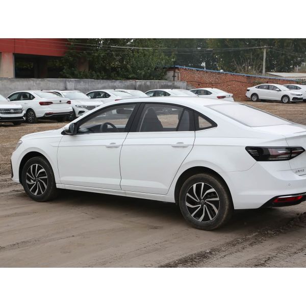 Buy 2024.10 Popular Used Cars 4 Door 5 Seats Sedan with 5.98L/100km WLTC Comprehensive Fuel Consumption at wholesale prices