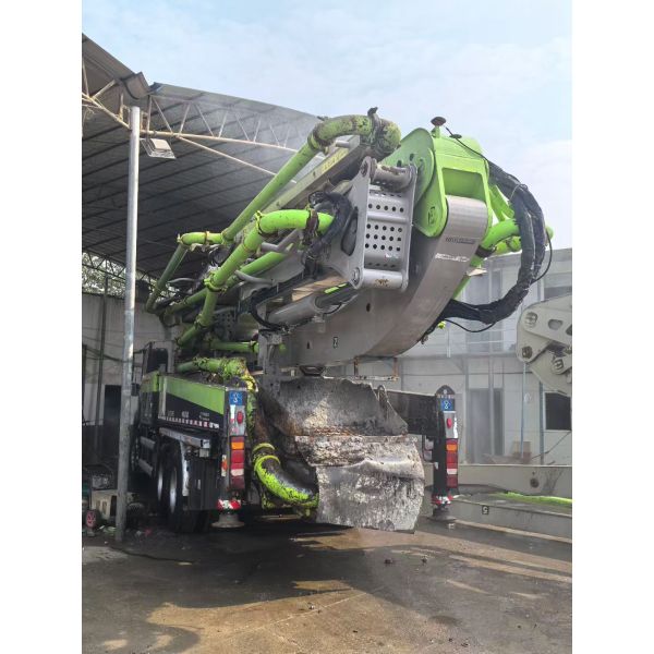 Used Zoomlion ZLJ5351THBKE 50m Concrete Pump Truck 2021