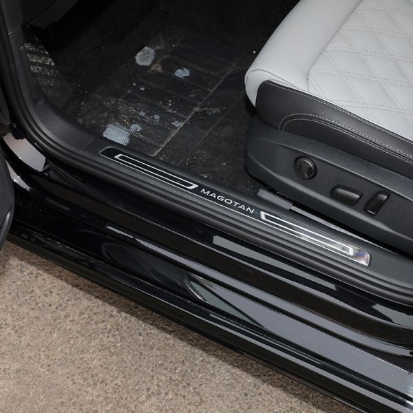 Electric Steering System 4 Doors 5 Seats Sedan 210 km/h Petrol Used Car Volks-wagen Magotan 280TSI Leading Type FWD