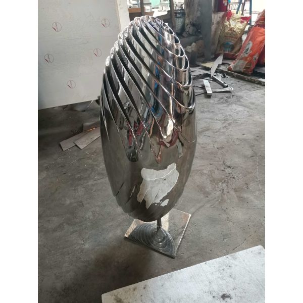 Abstract Outdoor Metal Statues Overlaps Large Garden Sculptures Statues Stainless Steel 316