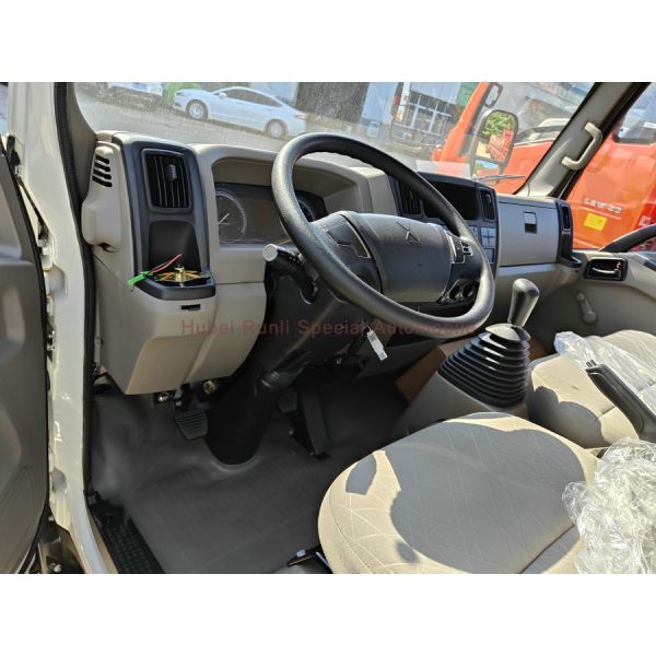 4x2 JMC Single Cabin Small Light Van Truck 3Tons 5Tons Closed Box Truck Best Price For Sales