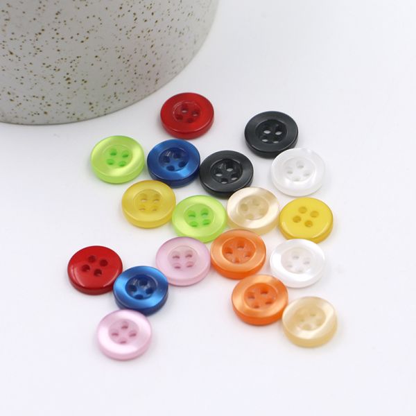 wholesale 16L 18L 20L 24L 28L dyeable 2holes/4holes polyester resin shirt button garment button