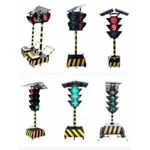 Mobile IP68 Solar Traffic Light 8000mcd Poly carbonate For Road Safety