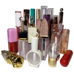 Quality Makeup Lipsticks and Lip Gloss Custom Packaging Plastic Lipstick Container with Metallic Material Type for sale