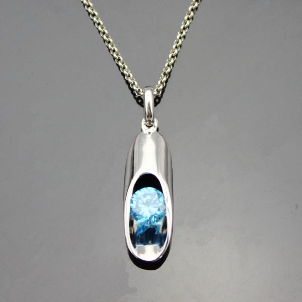 925 Silver 6mm Blue Topaz Cubic Zirconia Drop Pendant (YAQA1003)