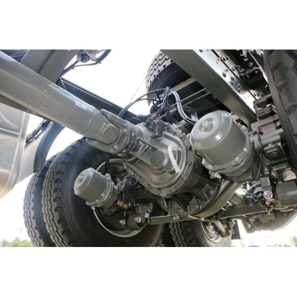 SINOTRUK HOWO HOHAN 6x4 371HP right hand drive sino truck used trailer truck tractor head tractors trucks