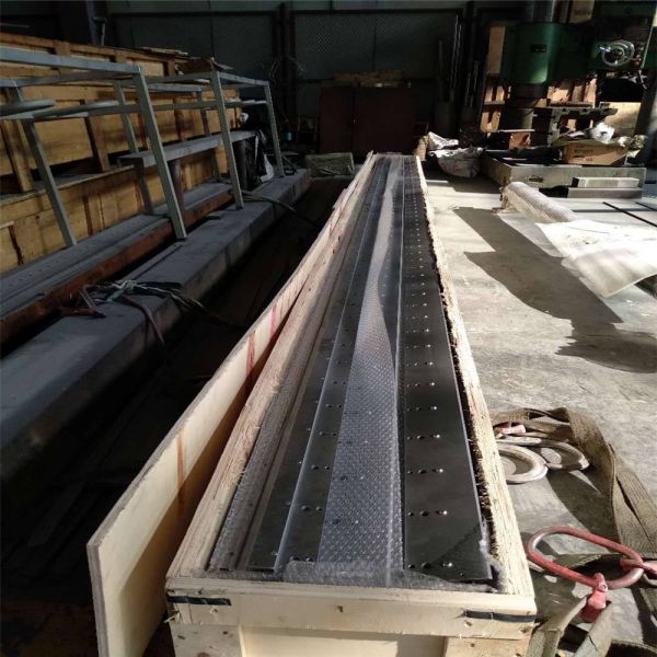 Buy Ss316 Papermaking Machine Doctor Blade Holder at wholesale prices