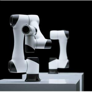 Collaborative Robot Arm 6 Axis CR16 China Robot Payload 16kg For Loading And