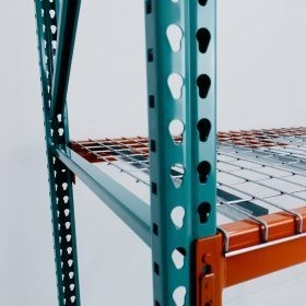 American Teardrop Pallet Shelving Customized Steel Warehouse Storage Pallet Rack