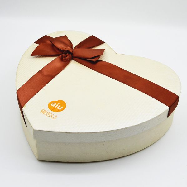Buy Heart Luxury Gift Boxes at wholesale prices