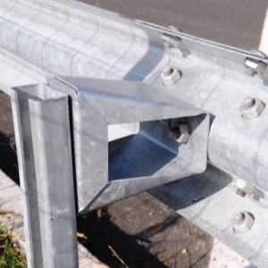 Customized Traffic Barrier and Highway Guardrail with Hot-Dip Galvanized Box