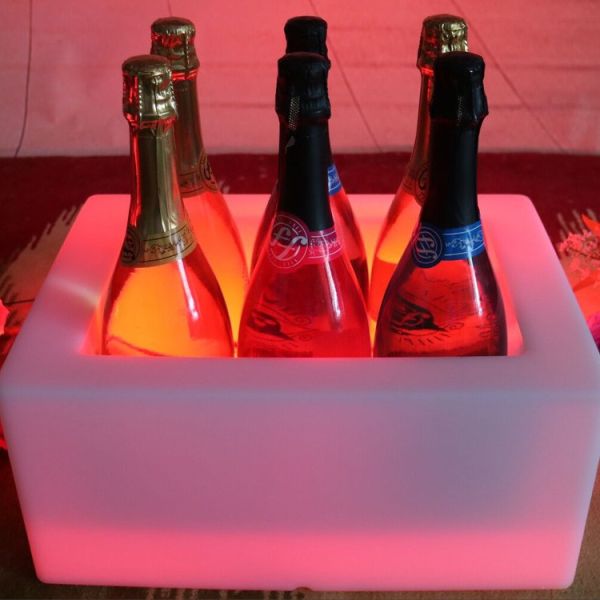 16 Colors Changing PE Plastic LED Ice Bucket IP65 Water Resistant For Beer Champagne