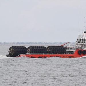 STS ISO17357 Yokohama Rubber Fender 50kPa Floating Berth Fender