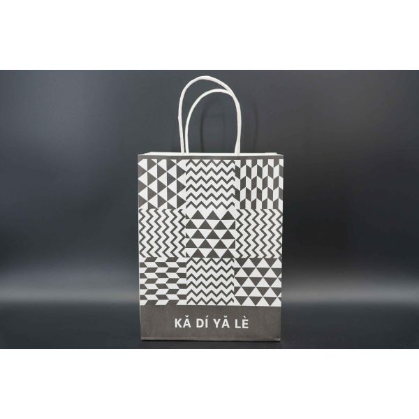 Custom Luxury Retail Packaging Gift Carry Bags With Client's Logo Boutique Shopping Paper Bags With Twist Handle