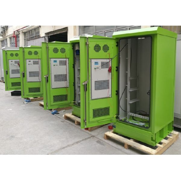 Green Color Outdoor Electrical Cabinets And Enclosures 42U Sunproof Rainproof