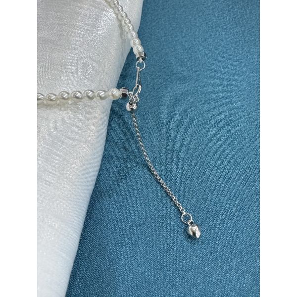 Refined necklace created to complement various fashion styles ideal for businesses targeting discerning fashion consumers