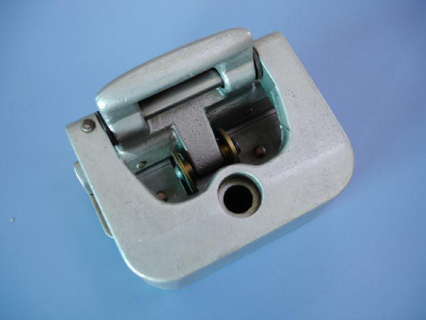 Santalucia Steel Stenter Machine Parts Nonrust Stenter Clips For Stenter Machinery