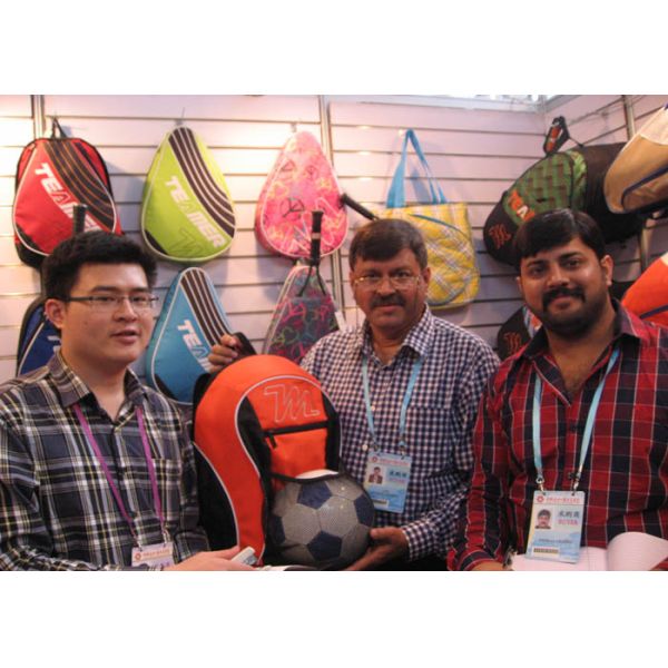 Large Capacity Custom Football Backpack , Black Soccer Backpack With Shoe Compartment