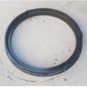 China Process Hydraulic Pressing Fiberglass Manhole Lid Durable Load Capacity Up To 40 Tons For Road Maintenance on sale