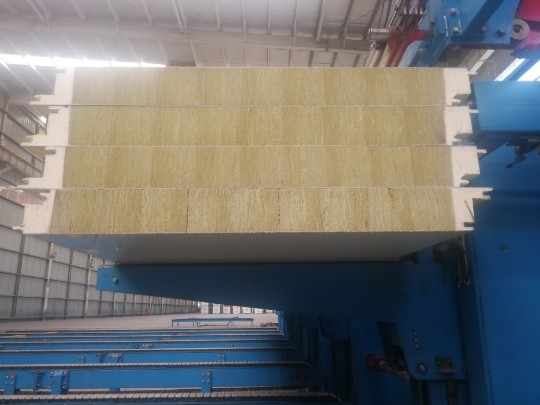 Buy Lightweight Soundproof Sandwich Panel Fireproof Wall PU Insulated Panel at wholesale prices