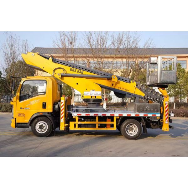 Factory HOWO 33M Telescopic Boom Bucket Truck Aerial Work Vehicle for High-Altitude Operation Trucks