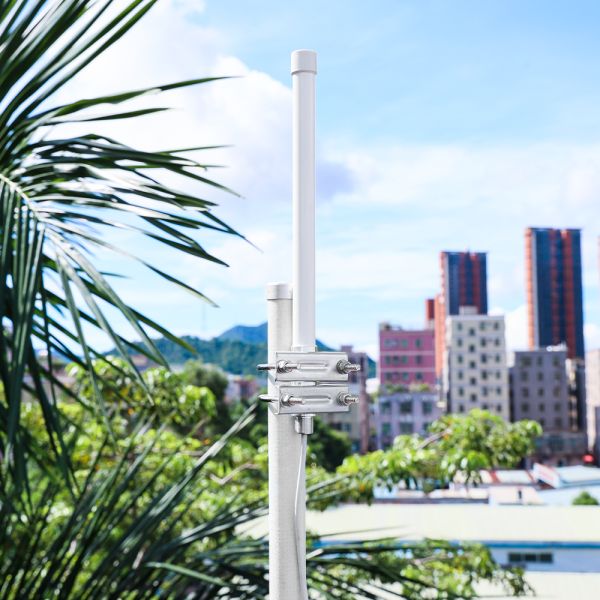 High Gain Communication Antenna 4G Wifi Outdoor FRP Fiberglass Antenna 2400-2500MHz