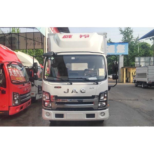 Jianghuai Weiling M6 3.0 L 129 Horsepower CNG 4X2 4.05 m Refrigerated Truck