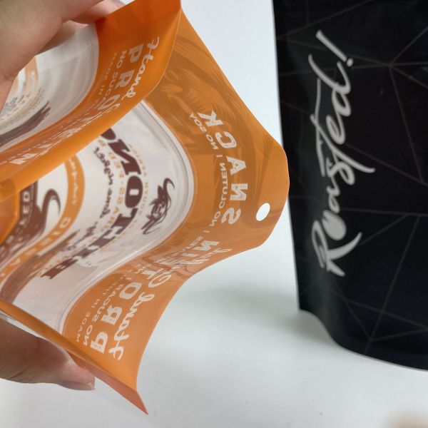 Custom Printed Eco-friendly Resealable Packaging Bags Stand Up Zipper Bags for Snack Food Packaging Bags with Window