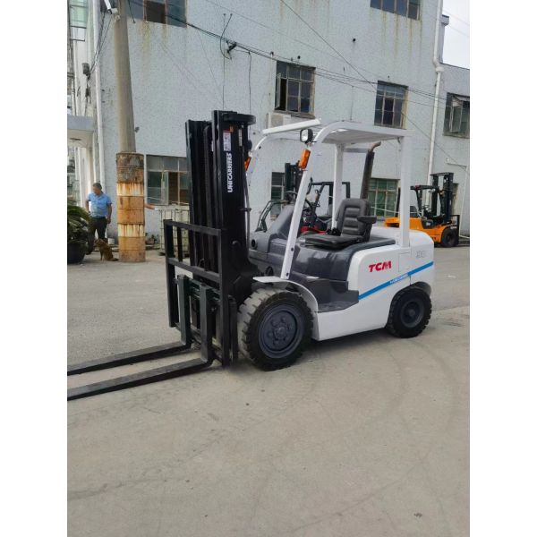 Second Hand Forklift TCM 30 Used Construction Equipment And Machinery