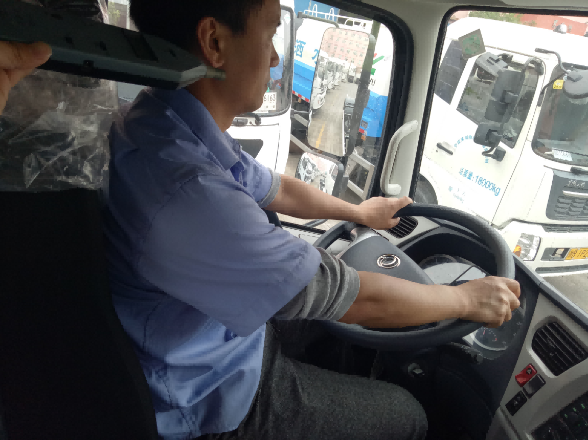 10tons 125m3 Hook And Lift Truck With DFH1180EX8 Chassis Efficient Operating