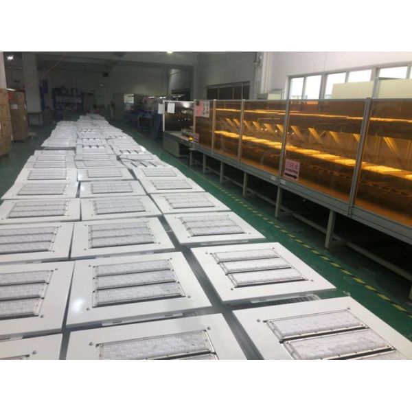 Waterproof IP 67 150W LED Canopy Light Fixtures AC 100 Volt - 240V