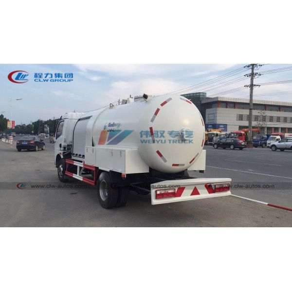 High Quality Dongfeng 5000L 5cbm 5m3 LPG Refueling 2.5mt 2.5tons Delivery Mobile Tanker Truck with Dispenser Machine