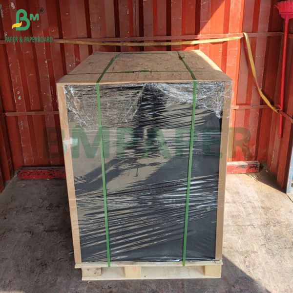 150gsm 180gsm Black Card Paper For Shopping Bags Folding Resistant 70 x 100cm