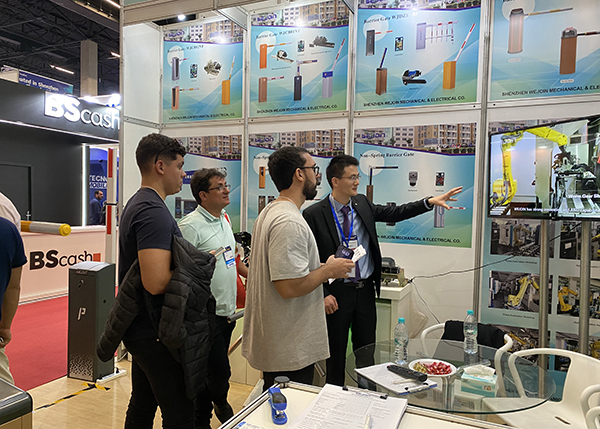 Yellow Steel Boom Barrier for Parking Lots with Rebound Function