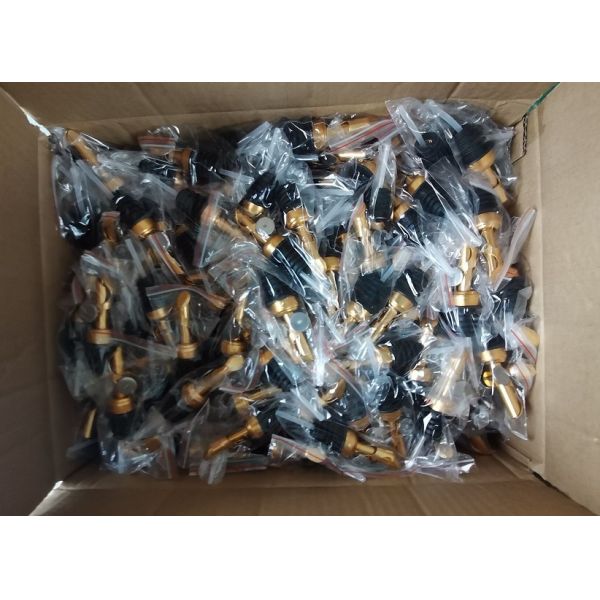 Oil Pourer Weighted Spouts Silver or Golden Color for the Olive Oil Bottle