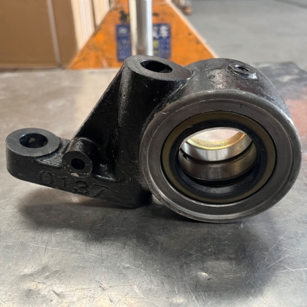 Buy 711-50310-6165 Sinotruk Howo T5G Spare Parts Camshaft Bracket LH at wholesale prices